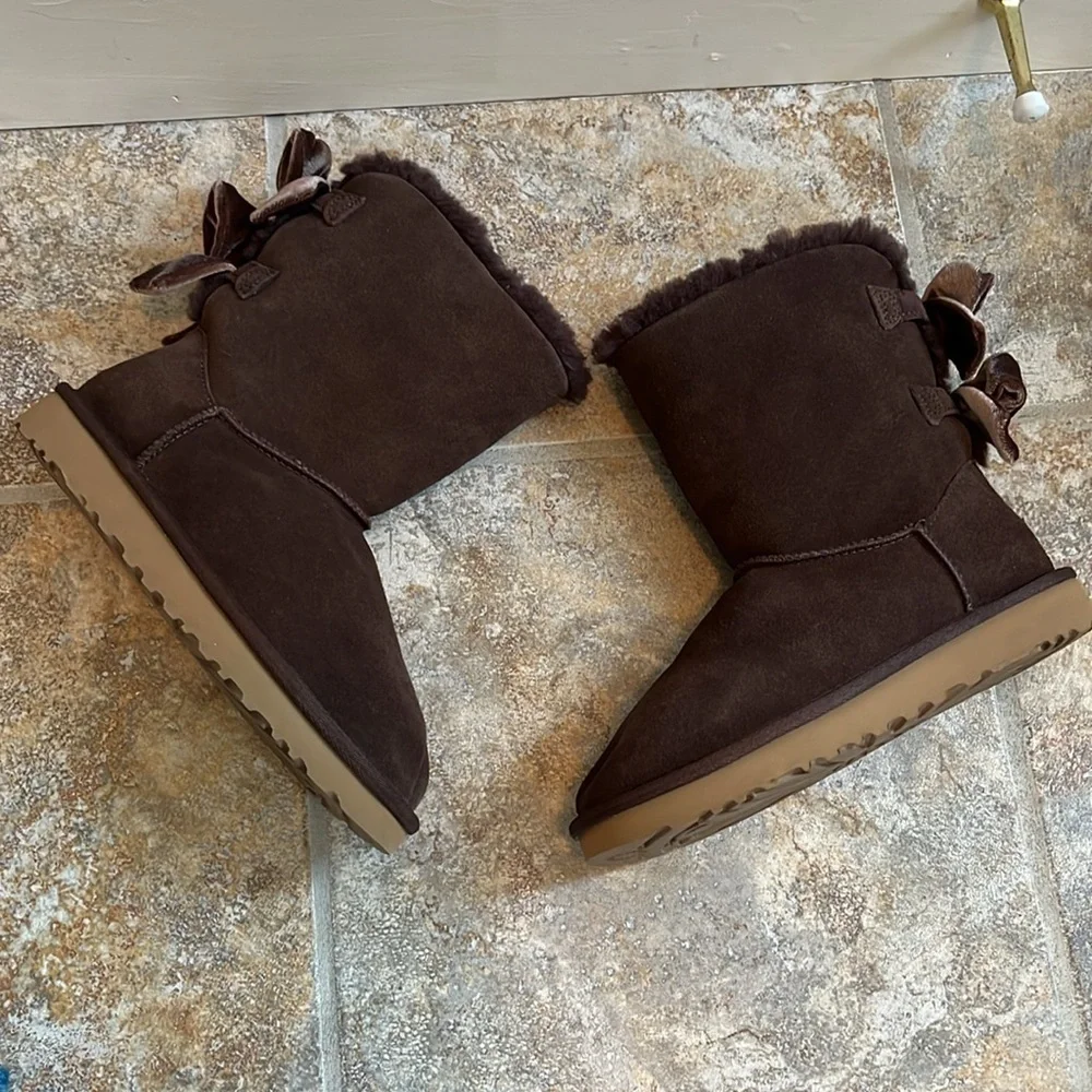 Ugg Bailey Mini Bailey Bow ll Boot Size 6 NEW